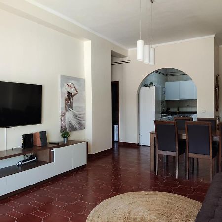 Apartment By The Beach! With Large Balcony! São Martinho do Porto Exteriér fotografie
