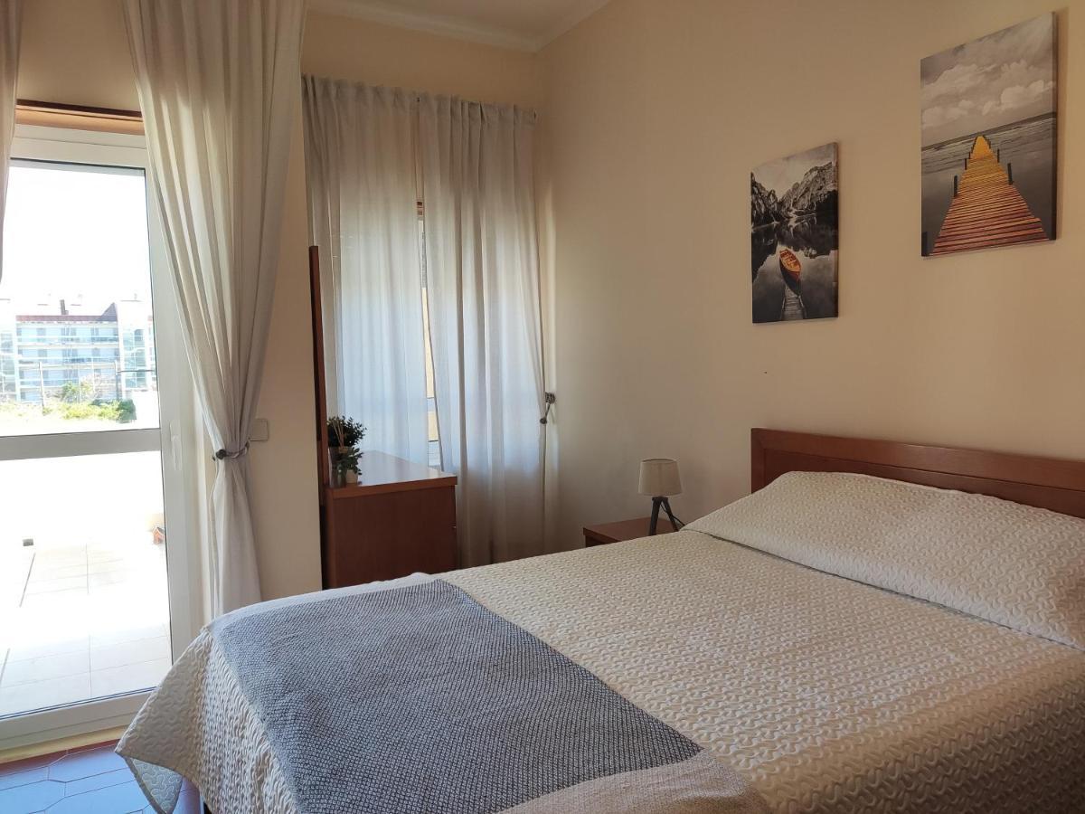 Apartment By The Beach! With Large Balcony! São Martinho do Porto Exteriér fotografie